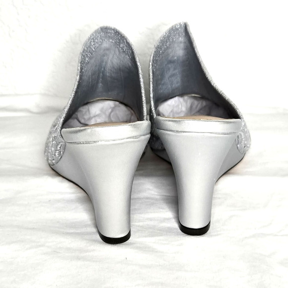 Lauren Lorraine Martha Silver Rhinestone Slip On Wedge Sandal Size 6.5 NIB - Picture 4 of 6